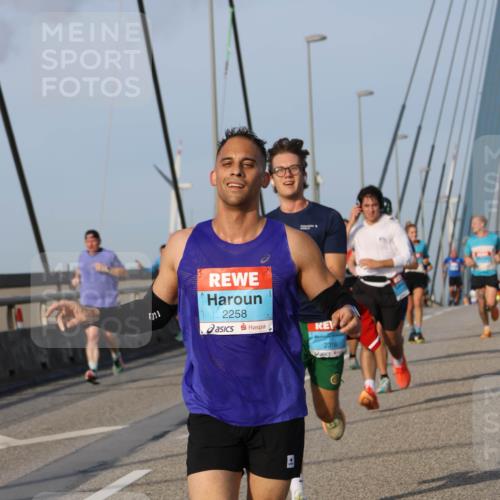 03.10.2026 - Köhlbrandbrückenlauf Strokosch-Dieckow http://msf.ph/oto/10603963 03.10.2026 09:40:27 Position 2 10, 2258, 2316 meine-sportfotos.de
