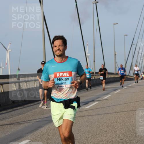 03.10.2026 - Köhlbrandbrückenlauf Strokosch-Dieckow http://msf.ph/oto/10604095 03.10.2026 09:40:40 Position 2 1798 meine-sportfotos.de