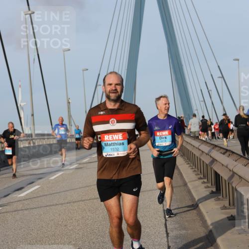 03.10.2026 - Köhlbrandbrückenlauf Strokosch-Dieckow http://msf.ph/oto/10604117 03.10.2026 09:40:42 Position 2 2214, 1532 meine-sportfotos.de