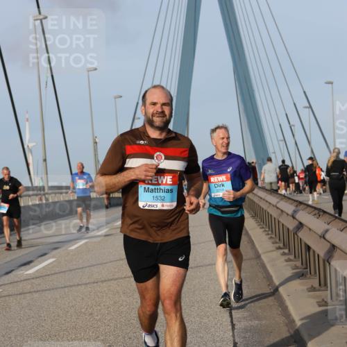 03.10.2026 - Köhlbrandbrückenlauf Strokosch-Dieckow http://msf.ph/oto/10604131 03.10.2026 09:40:42 Position 2 1532, 2214 meine-sportfotos.de