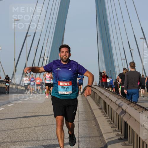 03.10.2026 - Köhlbrandbrückenlauf Strokosch-Dieckow http://msf.ph/oto/10604352 03.10.2026 09:41:10 Position 2 2718 meine-sportfotos.de