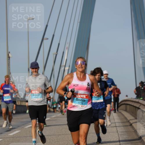 03.10.2026 - Köhlbrandbrückenlauf Strokosch-Dieckow http://msf.ph/oto/10604384 03.10.2026 09:41:21 Position 2 2486, 1, 1179 meine-sportfotos.de
