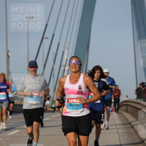 03.10.2026 - Köhlbrandbrückenlauf Strokosch-Dieckow http://msf.ph/oto/10604416 03.10.2026 09:41:21 Position 2 1, 1179, 7, 13 meine-sportfotos.de