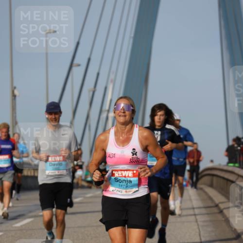 03.10.2026 - Köhlbrandbrückenlauf Strokosch-Dieckow http://msf.ph/oto/10604421 03.10.2026 09:41:21 Position 2 1, 2406, 1179 meine-sportfotos.de