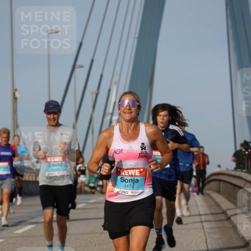 03.10.2026 - Köhlbrandbrückenlauf Strokosch-Dieckow http://msf.ph/oto/10604426 03.10.2026 09:41:21 Position 2 2486, 1, 1179 meine-sportfotos.de