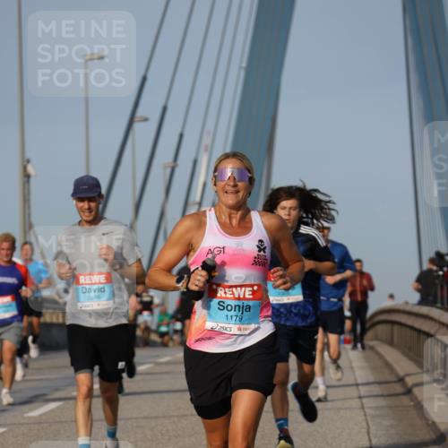 03.10.2026 - Köhlbrandbrückenlauf Strokosch-Dieckow http://msf.ph/oto/10604430 03.10.2026 09:41:21 Position 2 2486, 1, 1179 meine-sportfotos.de