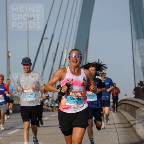03.10.2026 - Köhlbrandbrückenlauf Strokosch-Dieckow http://msf.ph/oto/10604438 03.10.2026 09:41:21 Position 2 2486, 1, 1179 meine-sportfotos.de