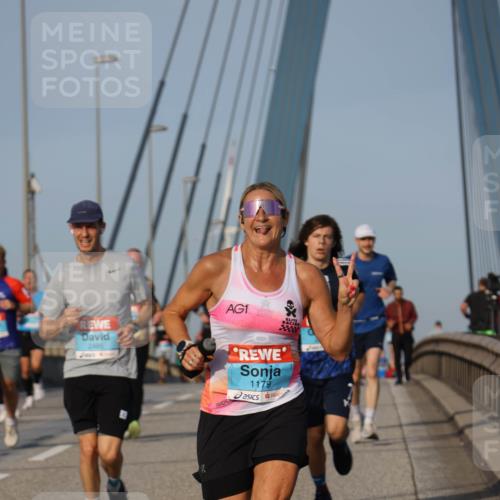 03.10.2026 - Köhlbrandbrückenlauf Strokosch-Dieckow http://msf.ph/oto/10604450 03.10.2026 09:41:22 Position 2 2486, 1, 1179 meine-sportfotos.de
