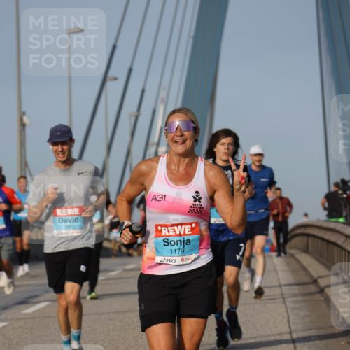 03.10.2026 - Köhlbrandbrückenlauf Strokosch-Dieckow http://msf.ph/oto/10604455 03.10.2026 09:41:22 Position 2 2486, 1, 1179 meine-sportfotos.de