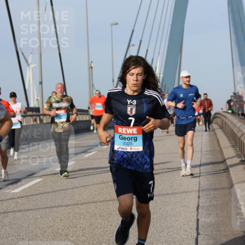 03.10.2026 - Köhlbrandbrückenlauf Strokosch-Dieckow http://msf.ph/oto/10604465 03.10.2026 09:41:25 Position 2 3, 7, 2325, 3 meine-sportfotos.de