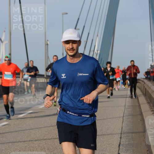 03.10.2026 - Köhlbrandbrückenlauf Strokosch-Dieckow http://msf.ph/oto/10604525 03.10.2026 09:41:29 Position 2  meine-sportfotos.de