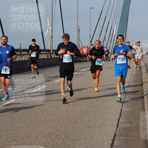 03.10.2026 - Köhlbrandbrückenlauf Strokosch-Dieckow http://msf.ph/oto/10604768 03.10.2026 09:42:01 Position 2 1755, 1229 meine-sportfotos.de