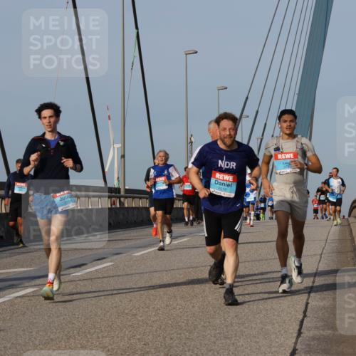 03.10.2026 - Köhlbrandbrückenlauf Strokosch-Dieckow http://msf.ph/oto/10604786 03.10.2026 09:42:09 Position 2 2156, 2018 meine-sportfotos.de