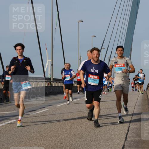 03.10.2026 - Köhlbrandbrückenlauf Strokosch-Dieckow http://msf.ph/oto/10604792 03.10.2026 09:42:09 Position 2 2018, 3731 meine-sportfotos.de