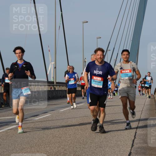 03.10.2026 - Köhlbrandbrückenlauf Strokosch-Dieckow http://msf.ph/oto/10604797 03.10.2026 09:42:10 Position 2 2156, 2018, 3731 meine-sportfotos.de