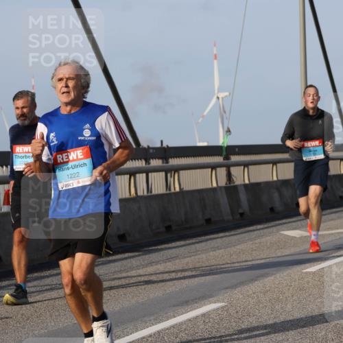 03.10.2026 - Köhlbrandbrückenlauf Strokosch-Dieckow http://msf.ph/oto/10604821 03.10.2026 09:42:16 Position 2 2229, 1222 meine-sportfotos.de