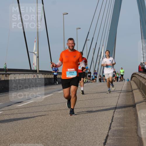 03.10.2026 - Köhlbrandbrückenlauf Strokosch-Dieckow http://msf.ph/oto/10604943 03.10.2026 09:42:36 Position 2 2395 meine-sportfotos.de