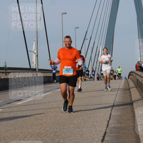 03.10.2026 - Köhlbrandbrückenlauf Strokosch-Dieckow http://msf.ph/oto/10604947 03.10.2026 09:42:36 Position 2 2395 meine-sportfotos.de