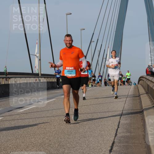 03.10.2026 - Köhlbrandbrückenlauf Strokosch-Dieckow http://msf.ph/oto/10604958 03.10.2026 09:42:37 Position 2 2395 meine-sportfotos.de