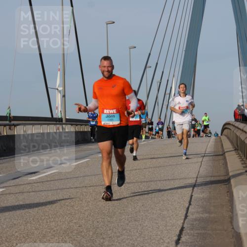 03.10.2026 - Köhlbrandbrückenlauf Strokosch-Dieckow http://msf.ph/oto/10604964 03.10.2026 09:42:37 Position 2 2395 meine-sportfotos.de