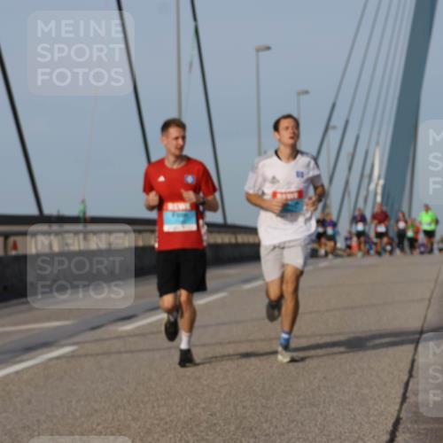03.10.2026 - Köhlbrandbrückenlauf Strokosch-Dieckow http://msf.ph/oto/10604994 03.10.2026 09:42:41 Position 2  meine-sportfotos.de
