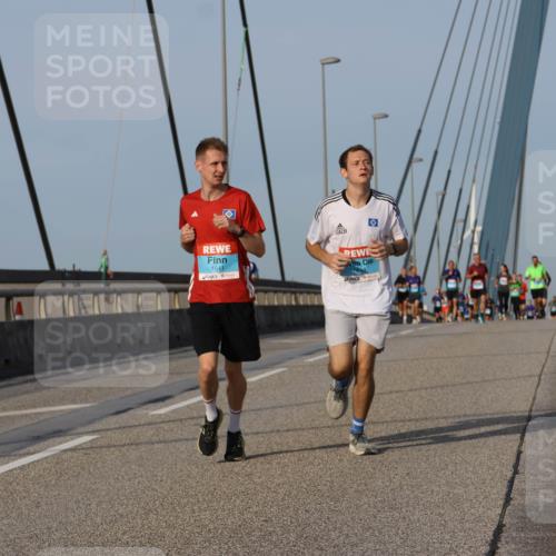 03.10.2026 - Köhlbrandbrückenlauf Strokosch-Dieckow http://msf.ph/oto/10605000 03.10.2026 09:42:41 Position 2 1641 meine-sportfotos.de