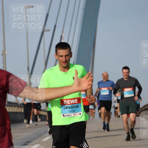 03.10.2026 - Köhlbrandbrückenlauf Strokosch-Dieckow http://msf.ph/oto/10605076 03.10.2026 09:42:57 Position 2 1039 meine-sportfotos.de