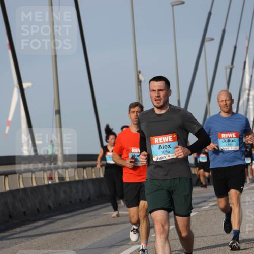 03.10.2026 - Köhlbrandbrückenlauf Strokosch-Dieckow http://msf.ph/oto/10605089 03.10.2026 09:43:02 Position 2 1055, 1109 meine-sportfotos.de