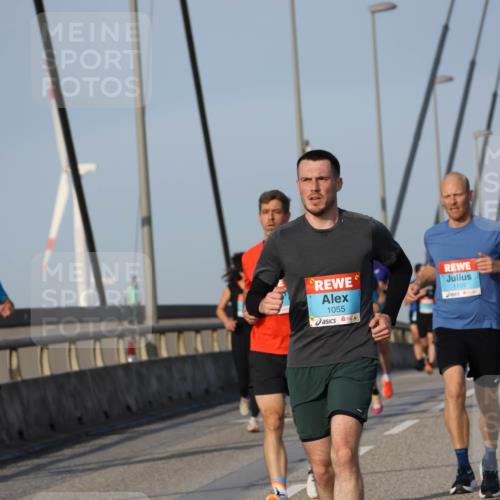 03.10.2026 - Köhlbrandbrückenlauf Strokosch-Dieckow http://msf.ph/oto/10605111 03.10.2026 09:43:02 Position 2 1055, 1109 meine-sportfotos.de