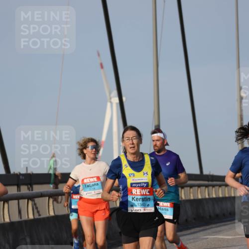 03.10.2026 - Köhlbrandbrückenlauf Strokosch-Dieckow http://msf.ph/oto/10605127 03.10.2026 09:43:09 Position 2 2014, 1343, 270 meine-sportfotos.de