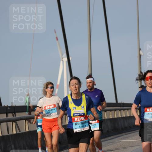 03.10.2026 - Köhlbrandbrückenlauf Strokosch-Dieckow http://msf.ph/oto/10605133 03.10.2026 09:43:09 Position 2 1343, 2270, 108 meine-sportfotos.de