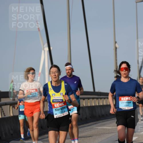 03.10.2026 - Köhlbrandbrückenlauf Strokosch-Dieckow http://msf.ph/oto/10605139 03.10.2026 09:43:09 Position 2 1343, 1084 meine-sportfotos.de