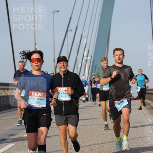 03.10.2026 - Köhlbrandbrückenlauf Strokosch-Dieckow http://msf.ph/oto/10605165 03.10.2026 09:43:11 Position 2 2418, 1084 meine-sportfotos.de