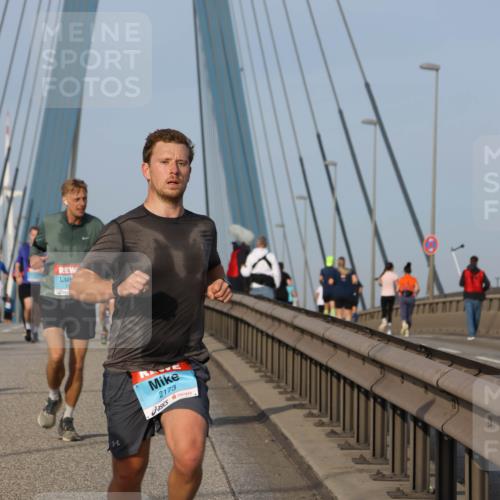 03.10.2026 - Köhlbrandbrückenlauf Strokosch-Dieckow http://msf.ph/oto/10605201 03.10.2026 09:43:12 Position 2 2173 meine-sportfotos.de