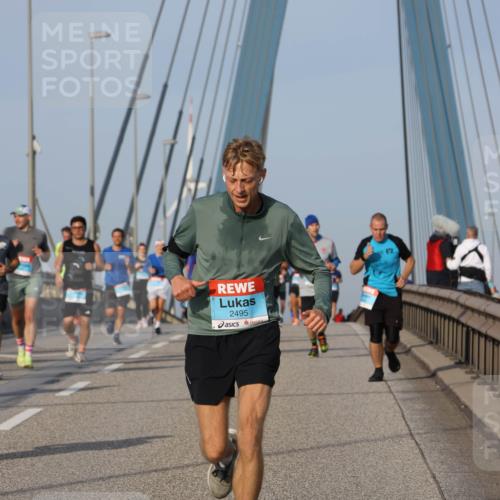 03.10.2026 - Köhlbrandbrückenlauf Strokosch-Dieckow http://msf.ph/oto/10605217 03.10.2026 09:43:15 Position 2 2495 meine-sportfotos.de