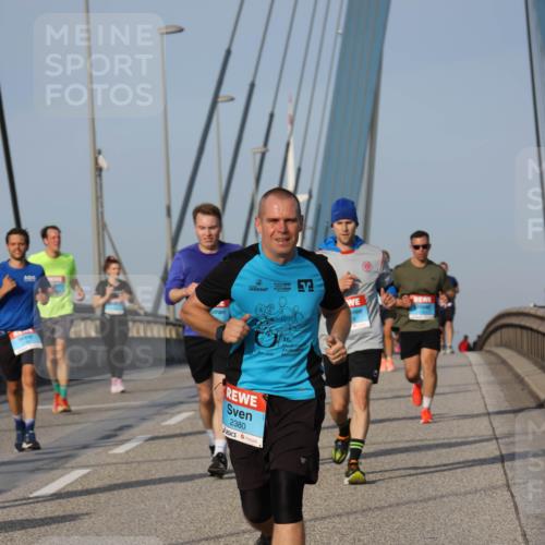 03.10.2026 - Köhlbrandbrückenlauf Strokosch-Dieckow http://msf.ph/oto/10605255 03.10.2026 09:43:20 Position 2 4, 2016, 16, 2380 meine-sportfotos.de
