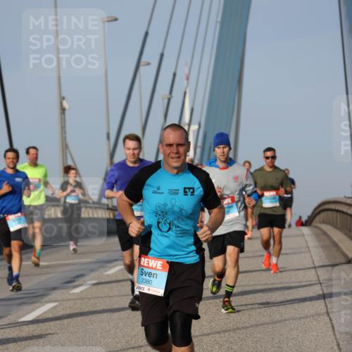 03.10.2026 - Köhlbrandbrückenlauf Strokosch-Dieckow http://msf.ph/oto/10605259 03.10.2026 09:43:20 Position 2 8, 16, 16, 2380 meine-sportfotos.de