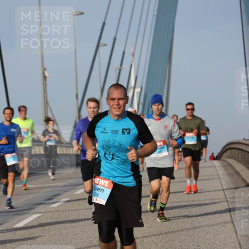 03.10.2026 - Köhlbrandbrückenlauf Strokosch-Dieckow http://msf.ph/oto/10605266 03.10.2026 09:43:20 Position 2 8, 16, 16, 2380 meine-sportfotos.de