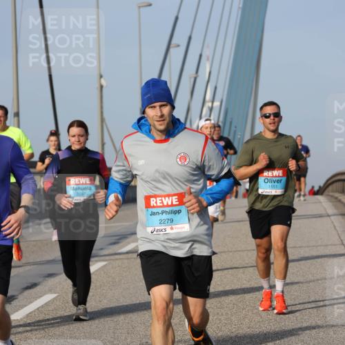 03.10.2026 - Köhlbrandbrückenlauf Strokosch-Dieckow http://msf.ph/oto/10605317 03.10.2026 09:43:25 Position 2 2297, 2279, 1151 meine-sportfotos.de