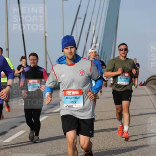 03.10.2026 - Köhlbrandbrückenlauf Strokosch-Dieckow http://msf.ph/oto/10605322 03.10.2026 09:43:25 Position 2 229, 2279, 1151 meine-sportfotos.de