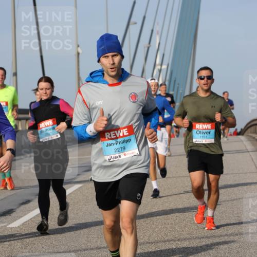 03.10.2026 - Köhlbrandbrückenlauf Strokosch-Dieckow http://msf.ph/oto/10605342 03.10.2026 09:43:25 Position 2 2297, 2279, 1151 meine-sportfotos.de