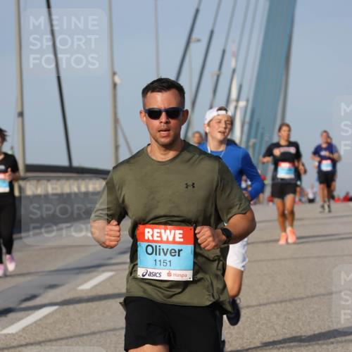 03.10.2026 - Köhlbrandbrückenlauf Strokosch-Dieckow http://msf.ph/oto/10605357 03.10.2026 09:43:27 Position 2 1151 meine-sportfotos.de