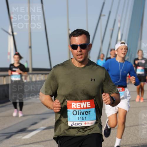03.10.2026 - Köhlbrandbrückenlauf Strokosch-Dieckow http://msf.ph/oto/10605391 03.10.2026 09:43:27 Position 2 1151 meine-sportfotos.de