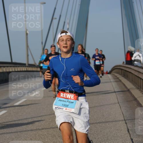03.10.2026 - Köhlbrandbrückenlauf Strokosch-Dieckow http://msf.ph/oto/10605405 03.10.2026 09:43:29 Position 2 1959 meine-sportfotos.de