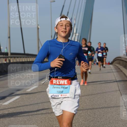 03.10.2026 - Köhlbrandbrückenlauf Strokosch-Dieckow http://msf.ph/oto/10605433 03.10.2026 09:43:30 Position 2 1959 meine-sportfotos.de