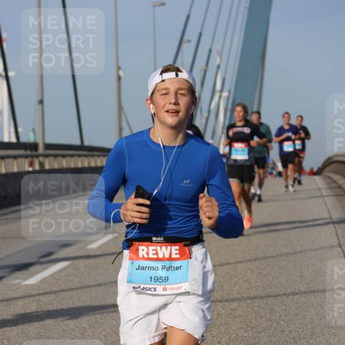 03.10.2026 - Köhlbrandbrückenlauf Strokosch-Dieckow http://msf.ph/oto/10605445 03.10.2026 09:43:30 Position 2 1959 meine-sportfotos.de