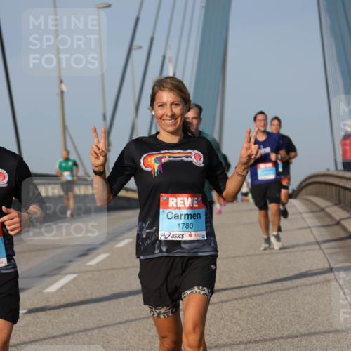 03.10.2026 - Köhlbrandbrückenlauf Strokosch-Dieckow http://msf.ph/oto/10605528 03.10.2026 09:43:35 Position 2 910, 1780 meine-sportfotos.de