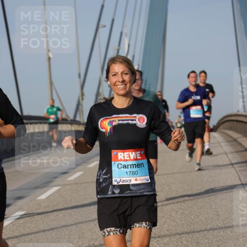 03.10.2026 - Köhlbrandbrückenlauf Strokosch-Dieckow http://msf.ph/oto/10605547 03.10.2026 09:43:35 Position 2 1780 meine-sportfotos.de