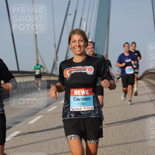 03.10.2026 - Köhlbrandbrückenlauf Strokosch-Dieckow http://msf.ph/oto/10605551 03.10.2026 09:43:35 Position 2 1910, 1780 meine-sportfotos.de