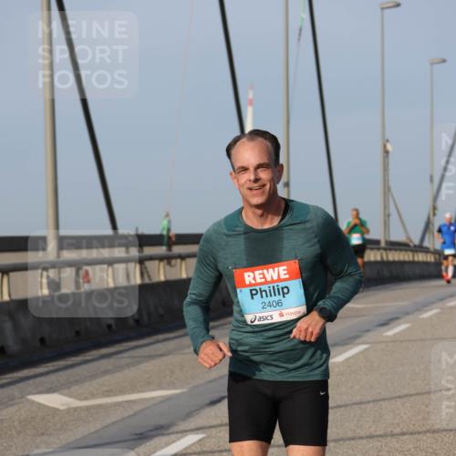 03.10.2026 - Köhlbrandbrückenlauf Strokosch-Dieckow http://msf.ph/oto/10605576 03.10.2026 09:43:39 Position 2 2406 meine-sportfotos.de